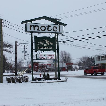 Auberge - Motel Le Pigeonnier Farnham Екстер'єр фото